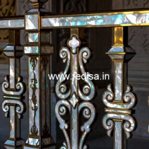 Modern Balcony Design With Stylish Railings No-45850