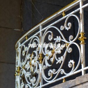 Creative Balcony Design Ideas With Stylish Railings For Homes No-46774