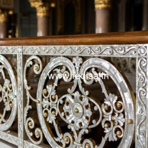 Modern Balcony Design With Stylish Railings No-47183